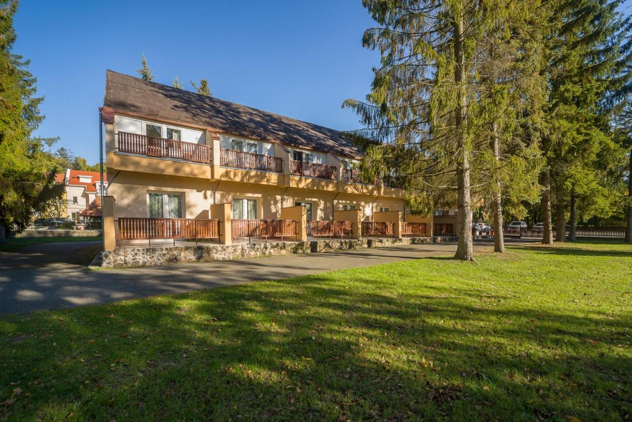 Lipicai Hotel Es Etterem Szilvásvárad Exterior foto